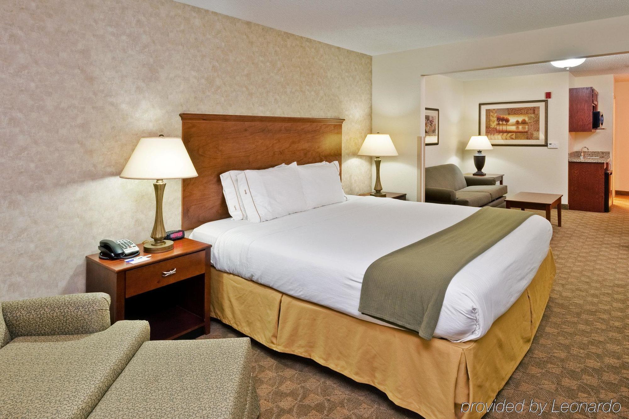 Holiday Inn Express & Suites Sparta Szoba fotó